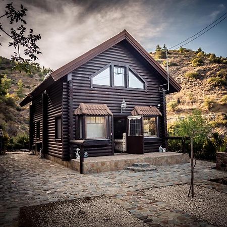*2 Bdr Log House /Mountains/Queen Bed/Fireplace Gourri Exterior photo