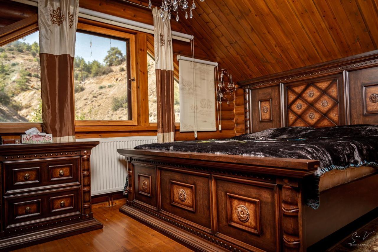 *2 Bdr Log House /Mountains/Queen Bed/Fireplace Gourri Exterior photo