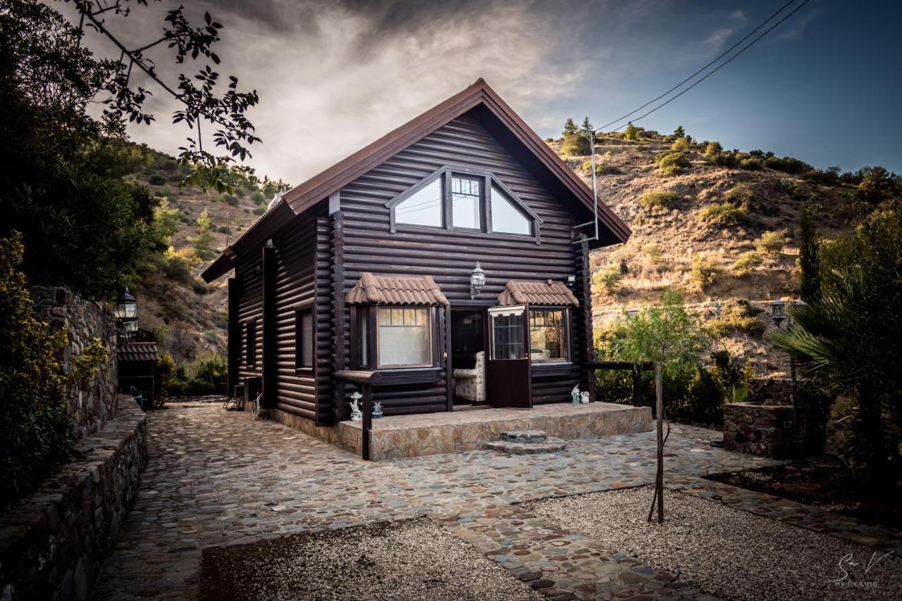 *2 Bdr Log House /Mountains/Queen Bed/Fireplace Gourri Exterior photo